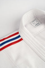 Adidas JU kimono s reprezentačnými pásmi IJF Champion III 730g, biele
